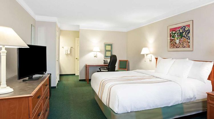 Baymont Inn Fort Stockton Room