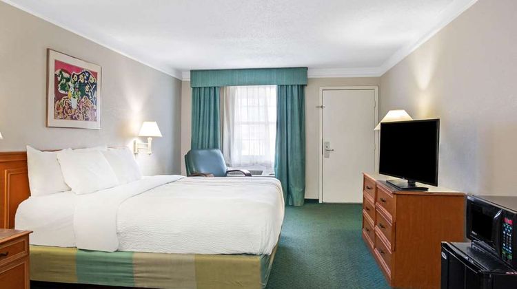 Baymont Inn Fort Stockton Room