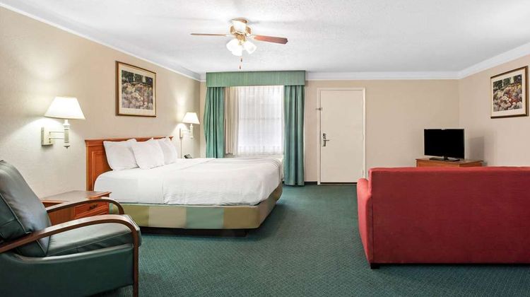 Baymont Inn Fort Stockton Suite