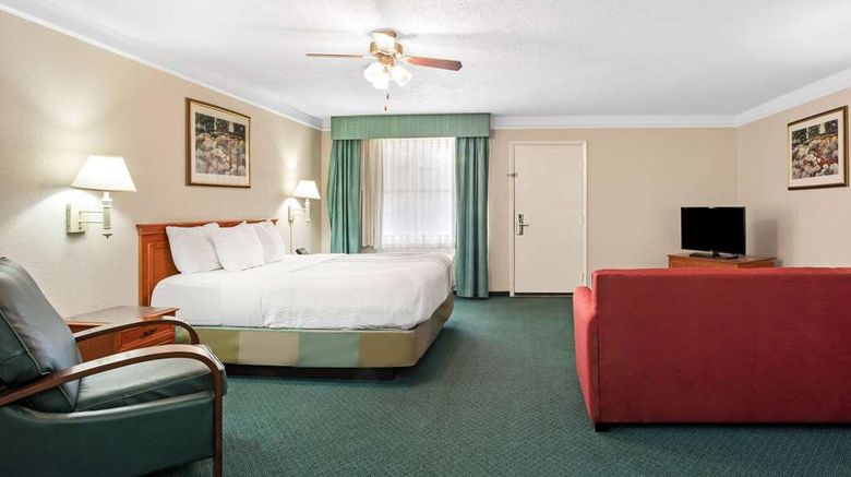 <b>Baymont Inn Fort Stockton Suite</b>. Images powered by <a href="https://iceportal.shijigroup.com/" title="IcePortal" target="_blank">IcePortal</a>.