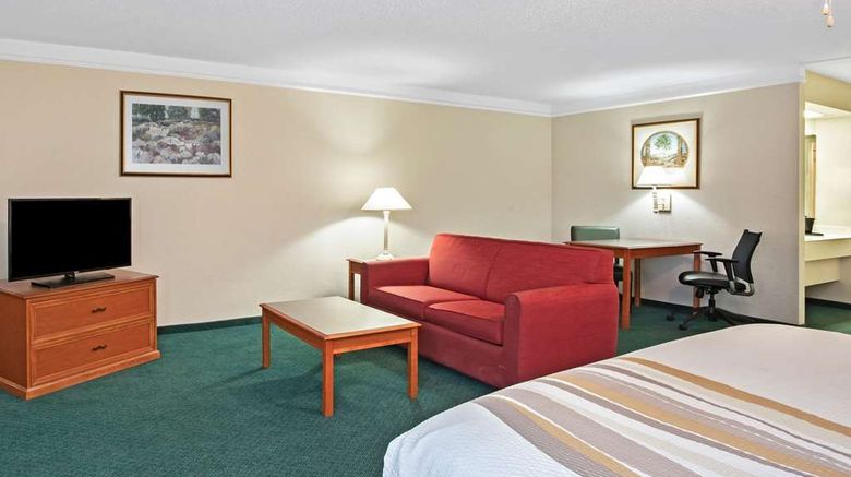 <b>Baymont Inn Fort Stockton Suite</b>. Images powered by <a href="https://iceportal.shijigroup.com/" title="IcePortal" target="_blank">IcePortal</a>.