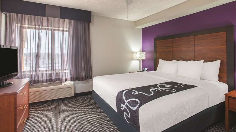 <b>La Quinta Inn San Marcos Suite</b>. Images powered by <a href="https://iceportal.shijigroup.com/" title="IcePortal" target="_blank">IcePortal</a>.