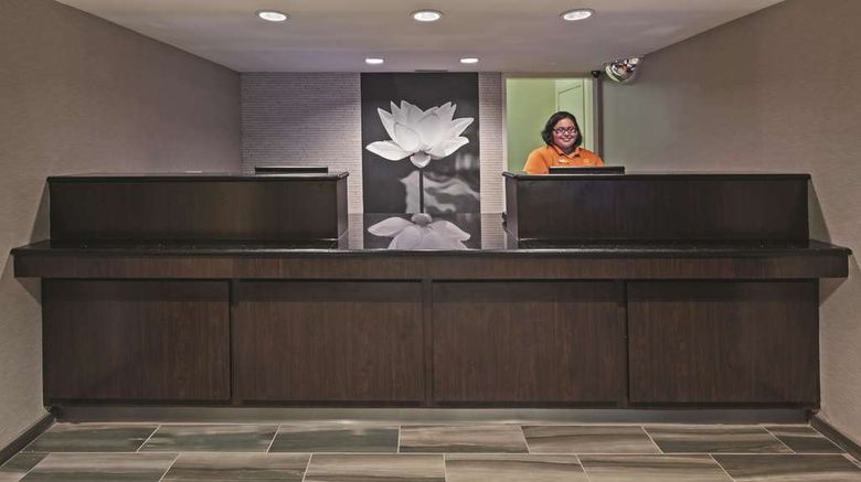 <b>La Quinta Inn San Marcos Lobby</b>. Images powered by <a href="https://iceportal.shijigroup.com/" title="IcePortal" target="_blank">IcePortal</a>.