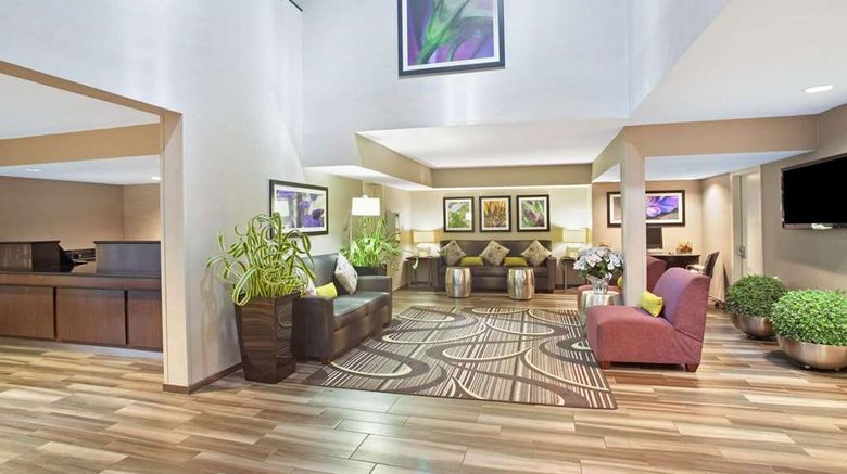 <b>La Quinta Inn San Marcos Lobby</b>. Images powered by <a href="https://iceportal.shijigroup.com/" title="IcePortal" target="_blank">IcePortal</a>.