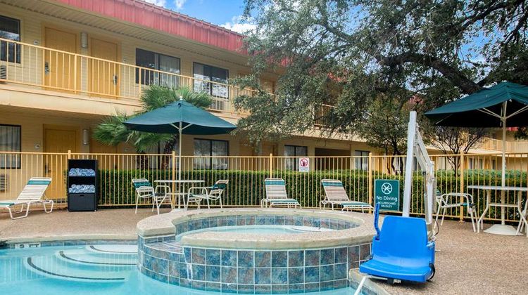 La Quinta Inn San Marcos Pool