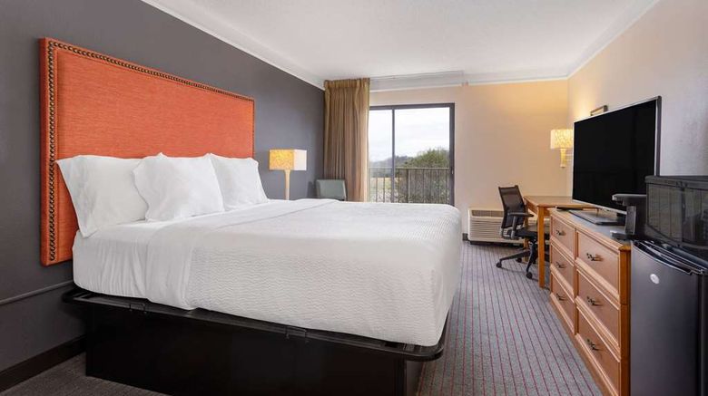 <b>La Quinta Inn Kingsport Tri-Cities Arpt Room</b>. Images powered by <a href="https://iceportal.shijigroup.com/" title="IcePortal" target="_blank">IcePortal</a>.