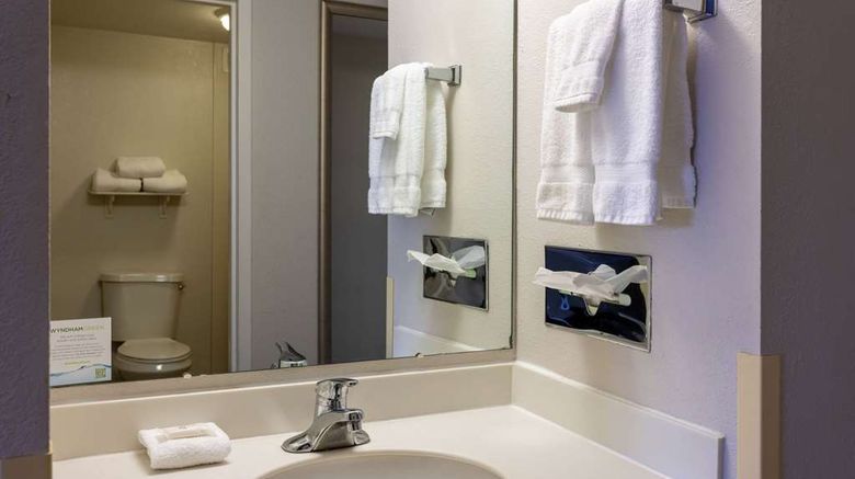 <b>La Quinta Inn Kingsport Tri-Cities Arpt Room</b>. Images powered by <a href="https://iceportal.shijigroup.com/" title="IcePortal" target="_blank">IcePortal</a>.