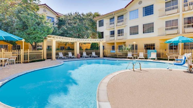 La Quinta Inn & Suites Dallas Addison Pool