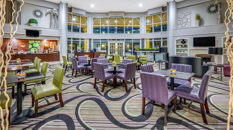 La Quinta Inn & Suites Dallas Addison Lobby
