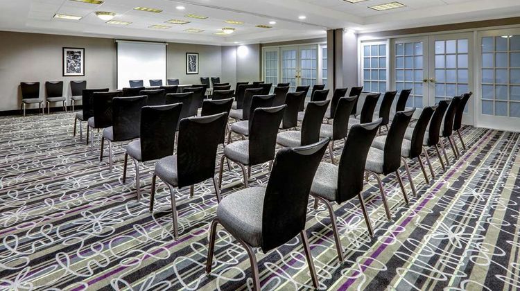 La Quinta Inn & Suites Dallas Addison Meeting