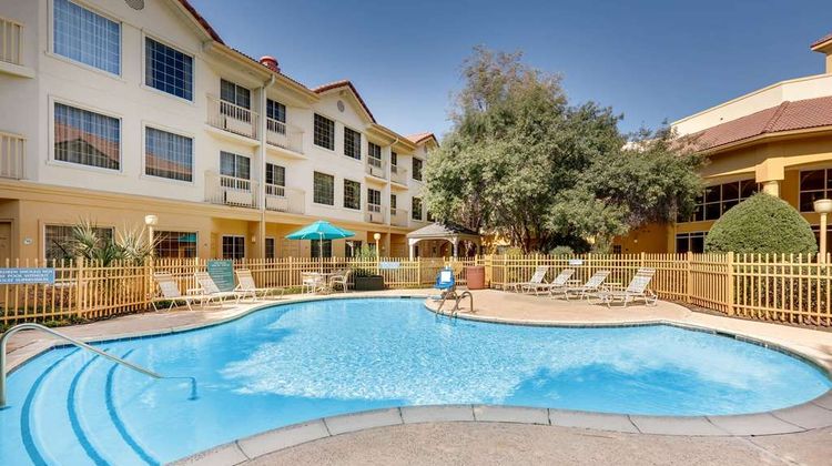 La Quinta Inn & Suites Dallas Addison Pool