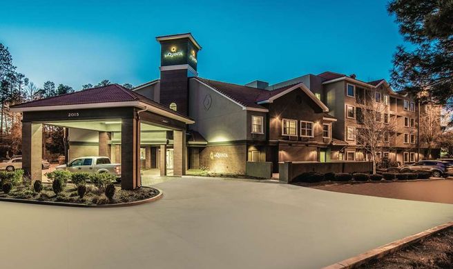 La Quinta Inn & Suites Flagstaff Exterior