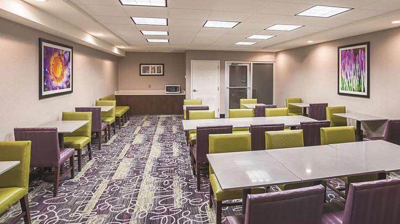 <b>La Quinta Inn & Suites Flagstaff Meeting</b>. Images powered by <a href="https://iceportal.shijigroup.com/" title="IcePortal" target="_blank">IcePortal</a>.