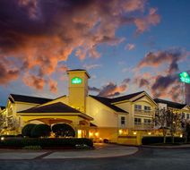 La Quinta Inn & Suites Macon Exterior