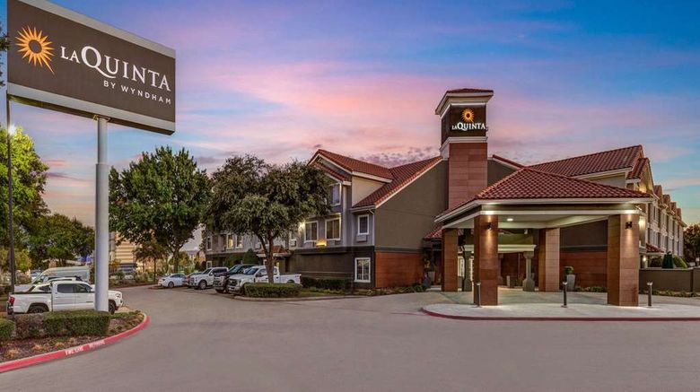 La Quinta Inn  and  Suites DFW Airport North Exterior. Images powered by <a href="https://iceportal.shijigroup.com" target="_blank" rel="noopener">Ice Portal</a>.
