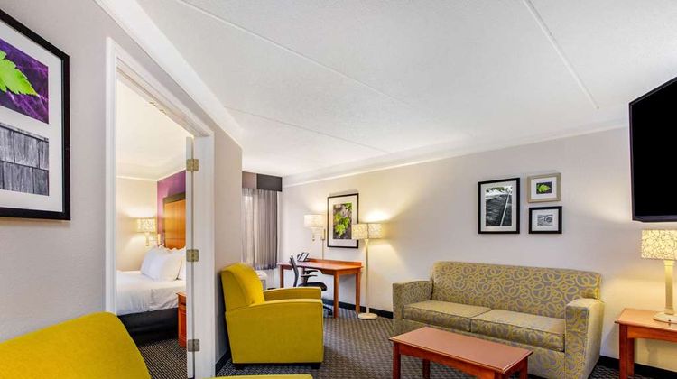 La Quinta Inn & Stes Raleigh Durham Arpt Suite