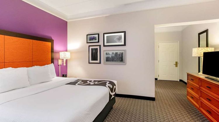 La Quinta Inn & Stes Raleigh Durham Arpt Room