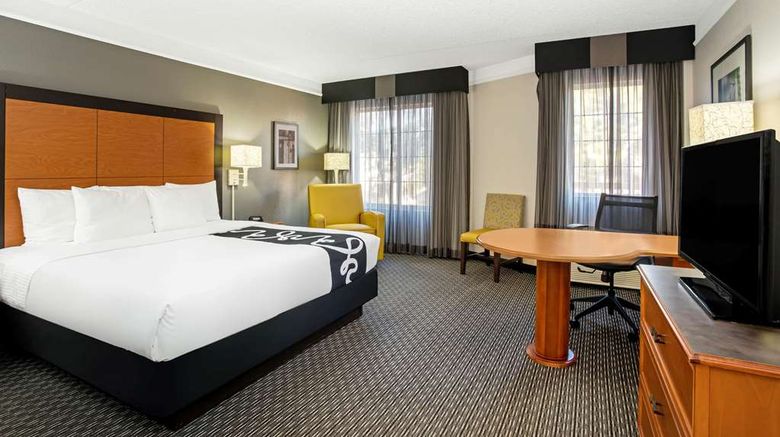 <b>La Quinta Inn & Suites Tucson Airport Room</b>. Images powered by <a href="https://iceportal.shijigroup.com/" title="IcePortal" target="_blank">IcePortal</a>.