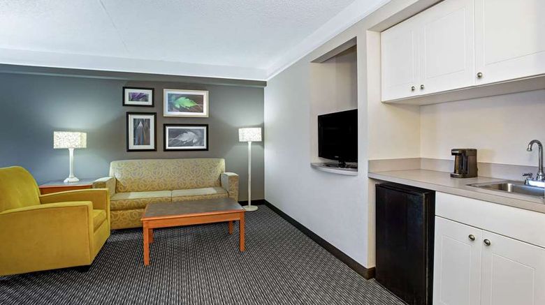 <b>La Quinta Inn & Suites Tucson Airport Suite</b>. Images powered by <a href="https://iceportal.shijigroup.com/" title="IcePortal" target="_blank">IcePortal</a>.