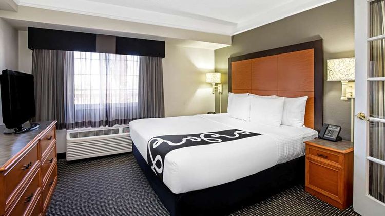 La Quinta Inn & Suites Tucson Airport Suite