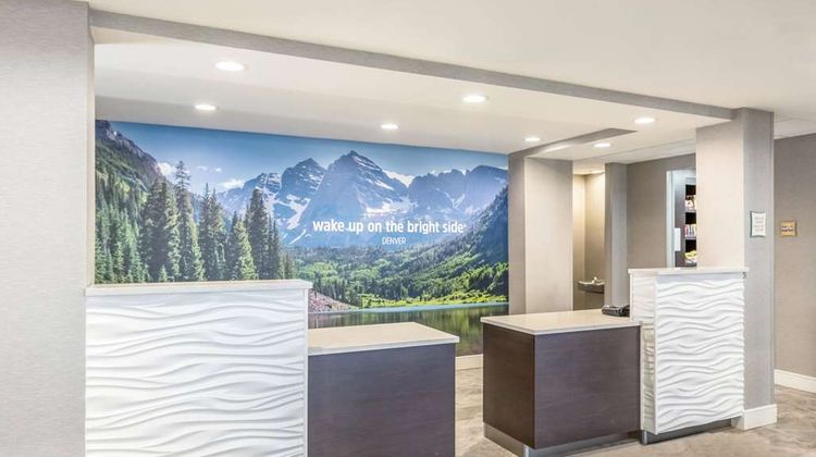 La Quinta Inn & Stes Denver Tech Center Lobby