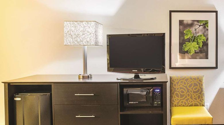 <b>La Quinta Inn & Stes Phoenix Scottsdale Room</b>. Images powered by <a href="https://iceportal.shijigroup.com/" title="IcePortal" target="_blank">IcePortal</a>.