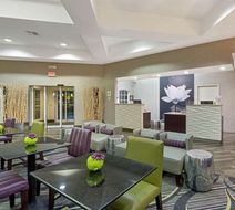 La Quinta Inn & Stes Phoenix Scottsdale Lobby
