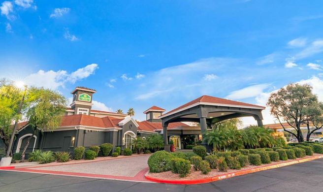 La Quinta Inn & Stes Phoenix Scottsdale Exterior