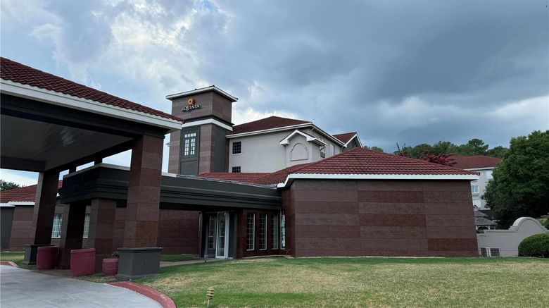 <b>La Quinta Inn & Stes Birmingham Homewood Exterior</b>. Images powered by <a href="https://iceportal.shijigroup.com/" title="IcePortal" target="_blank">IcePortal</a>.