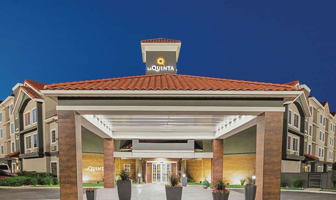 La Quinta Inn & Suites Fort Worth North Exterior