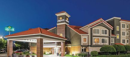 La Quinta Inn & Suites Fort Worth North Exterior