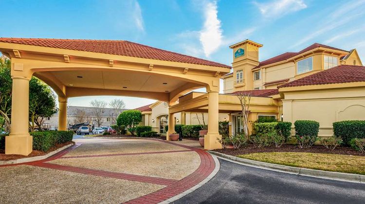 La Quinta Inn & Suites Broadway Area Exterior