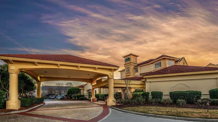 La Quinta Inn & Suites Broadway Area Exterior