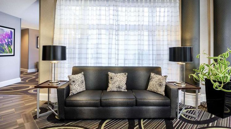 La Quinta Inn & Suites Broadway Area Lobby