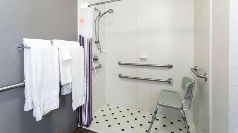 <b>La Quinta Inn & Stes Denver Louisville Room</b>. Images powered by <a href="https://iceportal.shijigroup.com/" title="IcePortal" target="_blank">IcePortal</a>.
