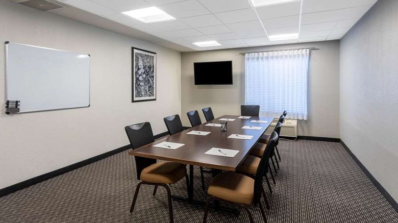 <b>La Quinta Inn & Stes Denver Louisville Meeting</b>. Images powered by <a href="https://iceportal.shijigroup.com/" title="IcePortal" target="_blank">IcePortal</a>.