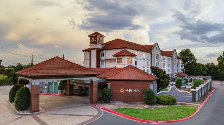 La Quinta Inn & Suites Sherman Exterior