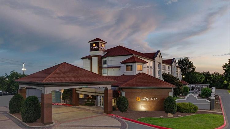 La Quinta Inn & Suites Sherman Exterior