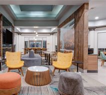 La Quinta Inn & Suites Sherman Lobby