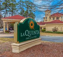 La Quinta Inn & Suites Hoover Exterior