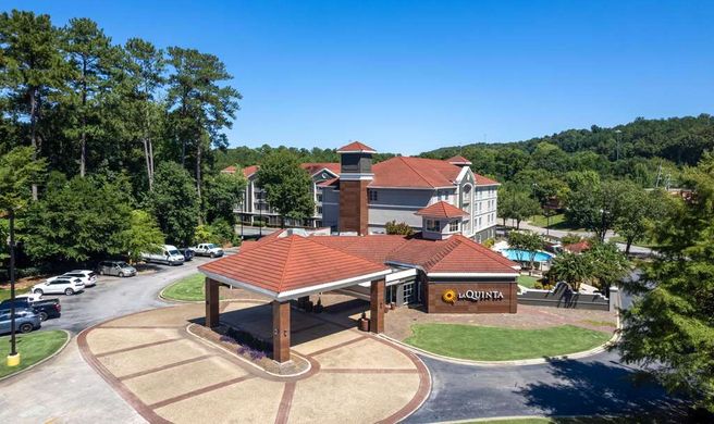 La Quinta Inn & Suites Hoover Exterior