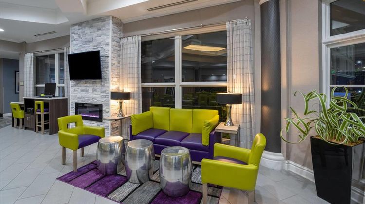 La Quinta Inn & Suites Hoover Lobby
