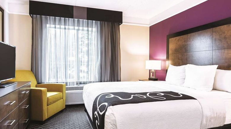 <b>La Quinta Inn & Stes Shreveport Airport Suite</b>. Images powered by <a href="https://iceportal.shijigroup.com/" title="IcePortal" target="_blank">IcePortal</a>.