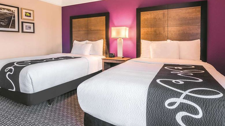 <b>La Quinta Inn & Stes Shreveport Airport Room</b>. Images powered by <a href="https://iceportal.shijigroup.com/" title="IcePortal" target="_blank">IcePortal</a>.