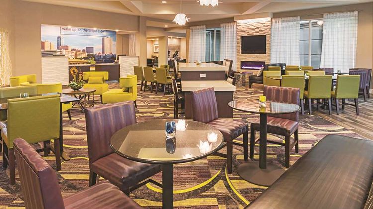 La Quinta Inn & Stes Fort Worth SW Lobby