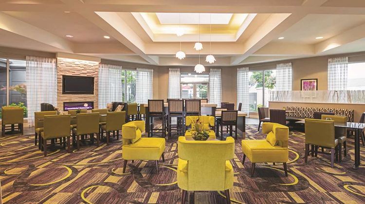 La Quinta Inn & Stes Fort Worth SW Lobby