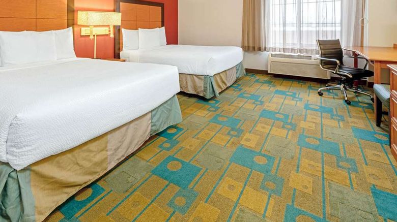 <b>La Quinta Inn & Suites Airport Room</b>. Images powered by <a href="https://iceportal.shijigroup.com/" title="IcePortal" target="_blank">IcePortal</a>.