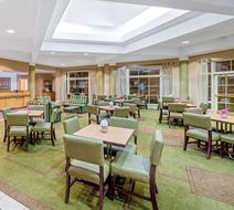 La Quinta Inn & Suites Airport Lobby