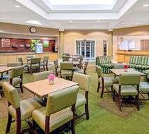 La Quinta Inn & Suites Airport Lobby