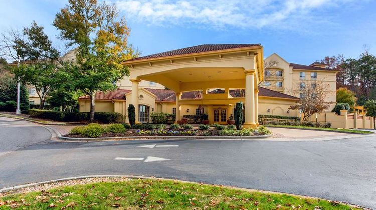 La Quinta Inn & Suites Raleigh Crabtree Exterior